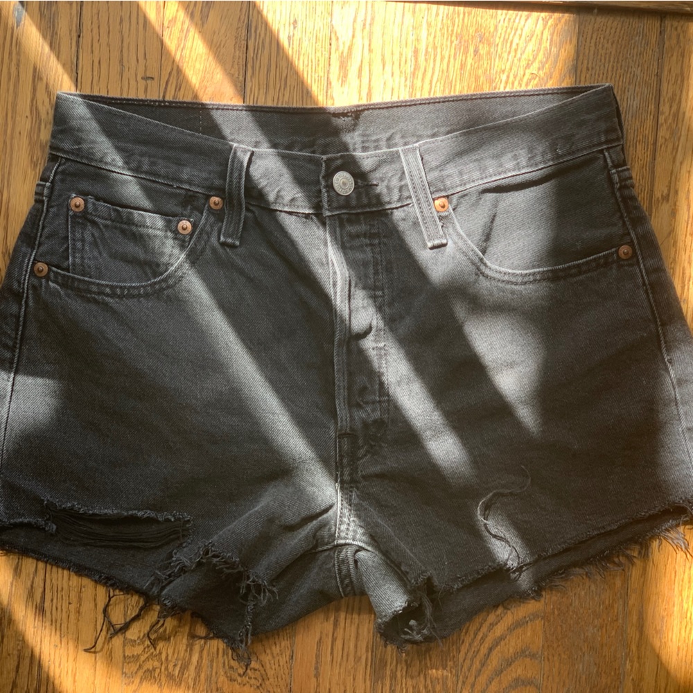 Levi’s cut-off black shorts women’s size 28